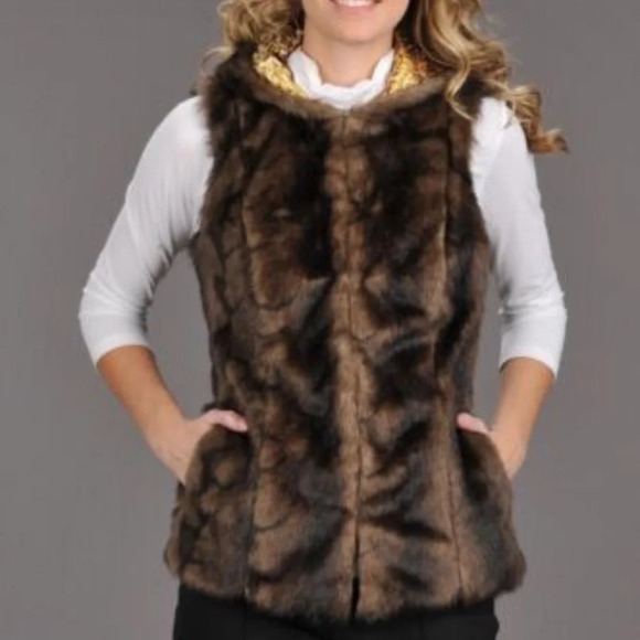 Peter Nygard Faux Fur Vest - Picture 1 of 8